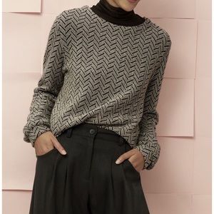 Amour Vert Jilene Crewneck Sweater